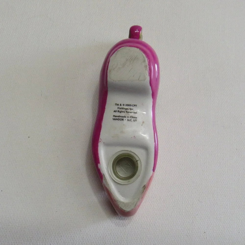 CPT Holdings Inc. 2000 I Dream of Jeannie Shoes Salt & Pepper Shakers Figurines